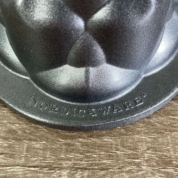 Nordic Ware Castle Bundt Cake Pan 10 Cup Cast Aluminum Mold Fantasy Design - Picture 8 of 15